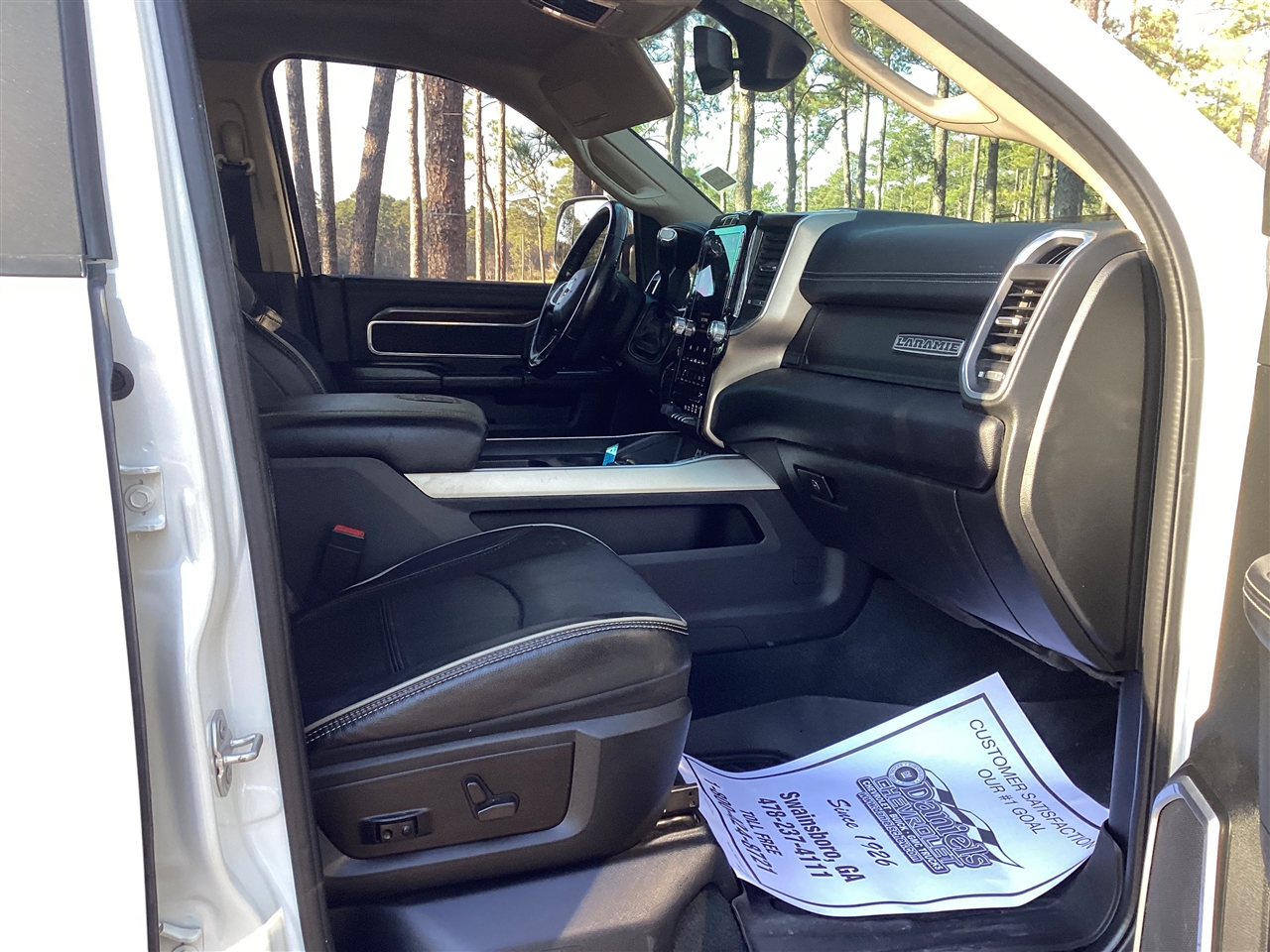 RAM 3500 Laramie 4x4 Crew Cab 6'4" Box 2022