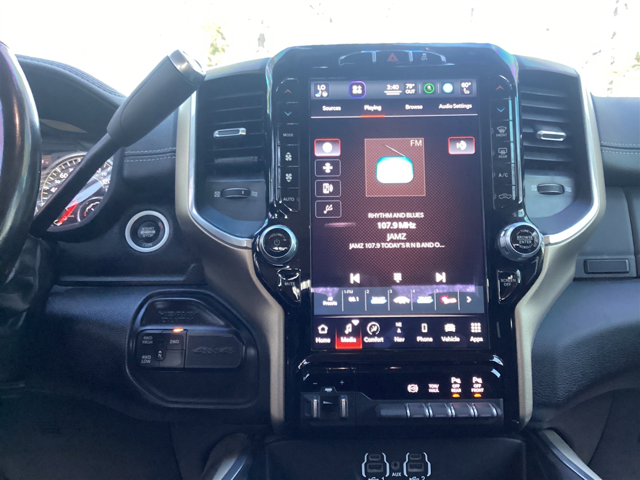 RAM 3500 Laramie 4x4 Crew Cab 6'4" Box 2022