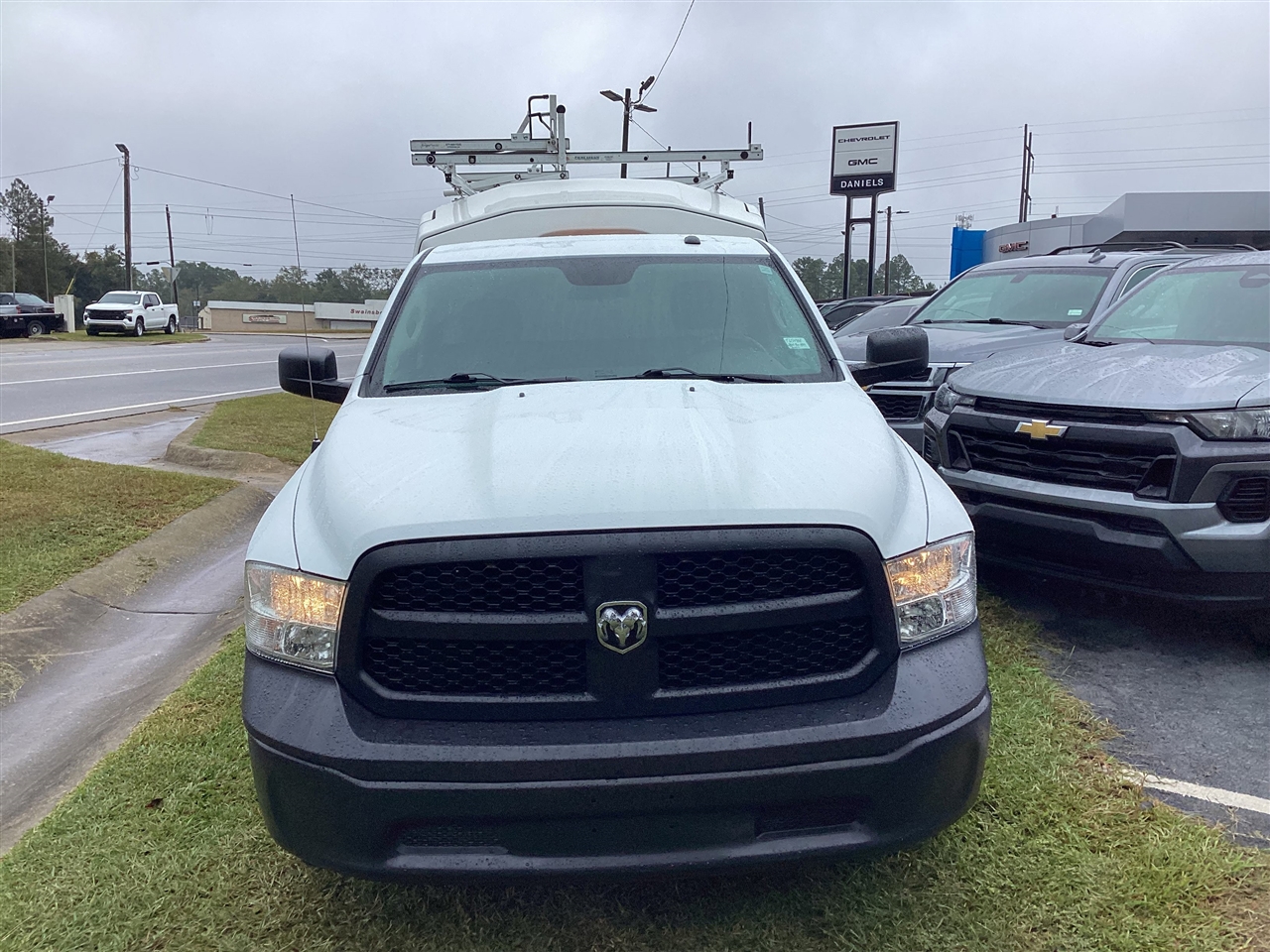 RAM 1500 Classic Tradesman 4x2 Reg Cab 8' Box 2023