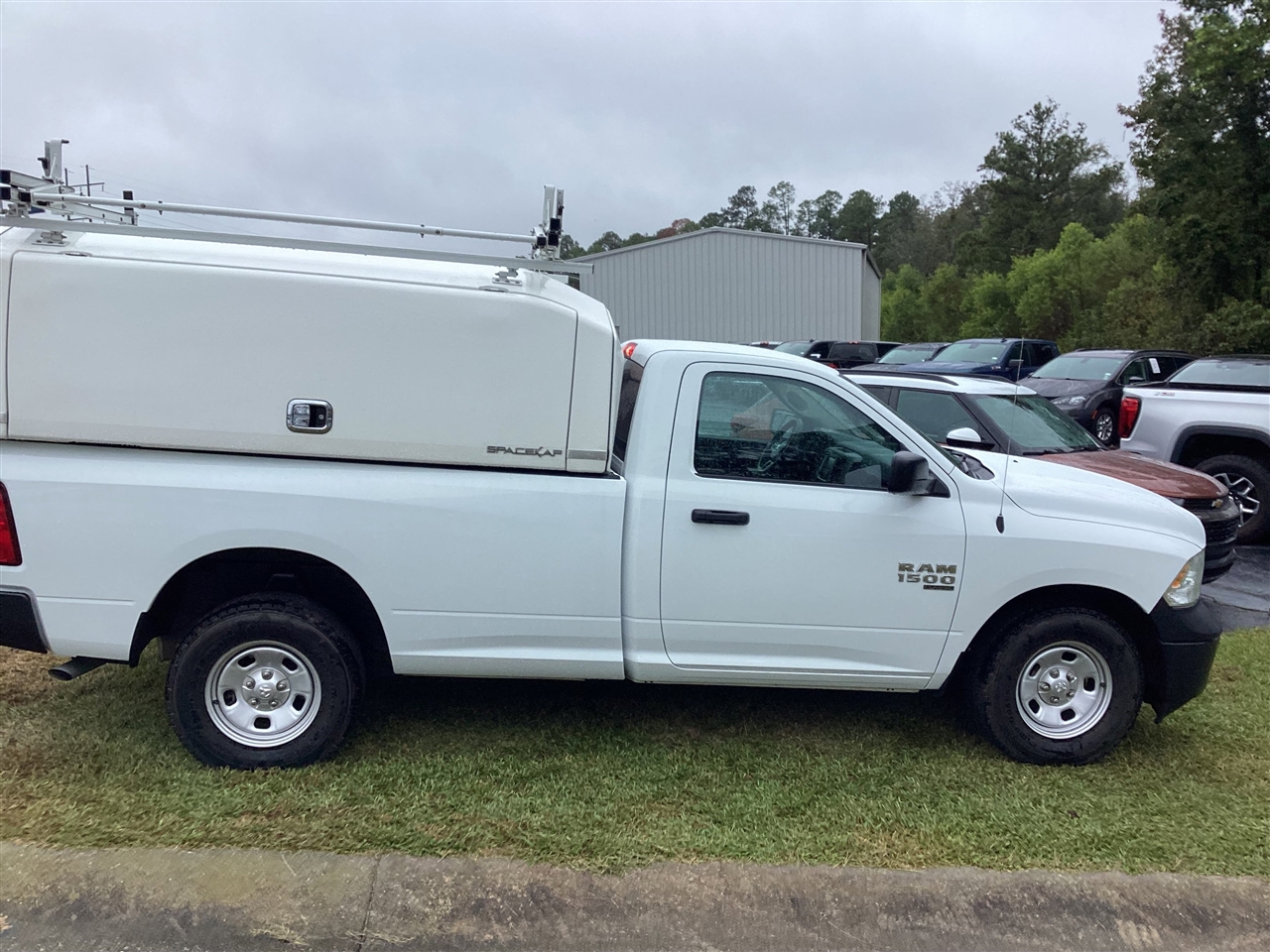 RAM 1500 Classic Tradesman 4x2 Reg Cab 8' Box 2023