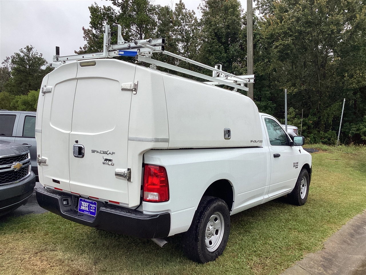 RAM 1500 Classic Tradesman 4x2 Reg Cab 8' Box 2023