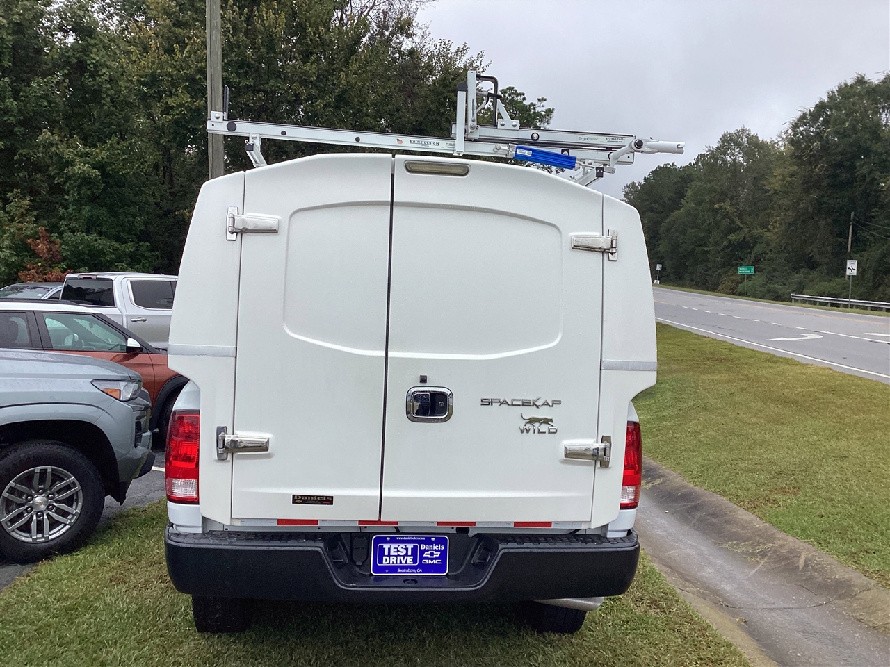 RAM 1500 Classic Tradesman 4x2 Reg Cab 8' Box 2023