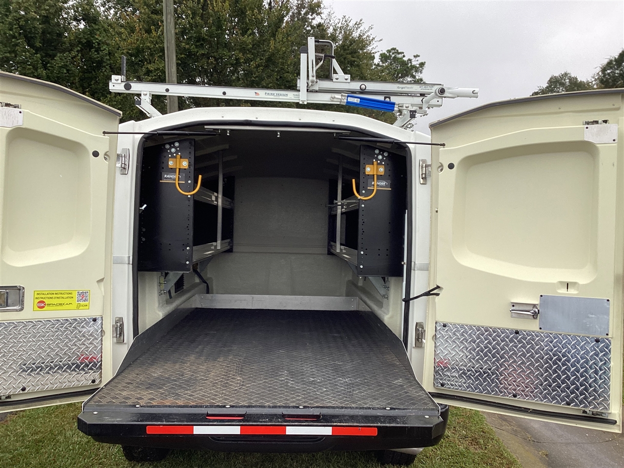 RAM 1500 Classic Tradesman 4x2 Reg Cab 8' Box 2023