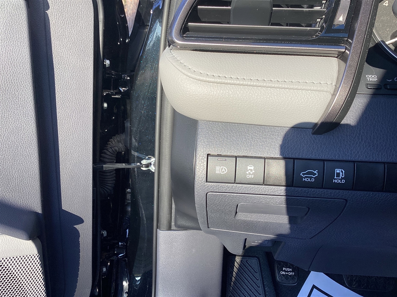 Toyota Camry LE Auto (Natl) 2024