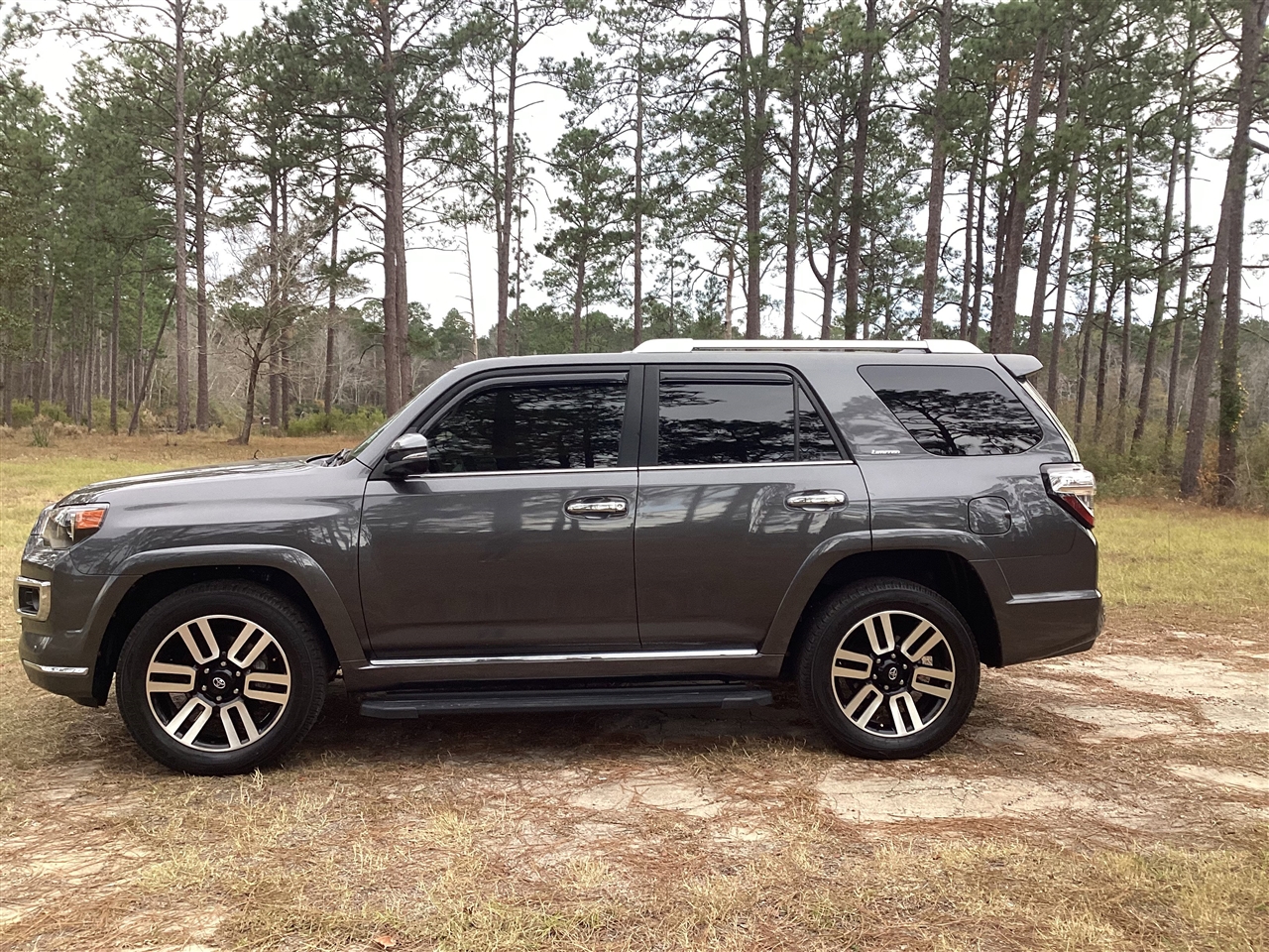 Toyota 4Runner Limited 2WD (Natl) 2023