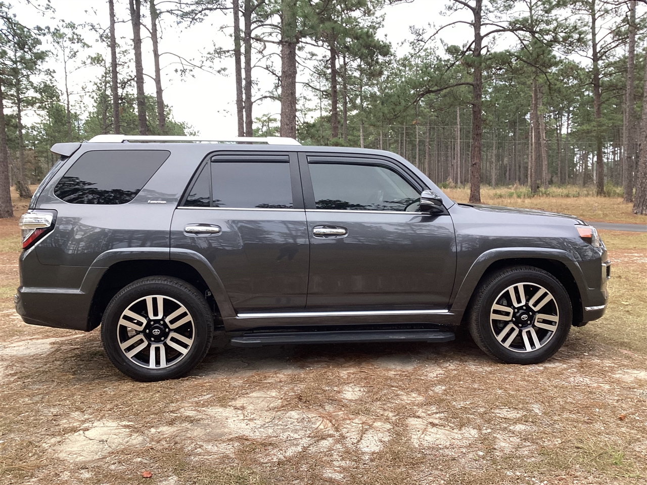 Toyota 4Runner Limited 2WD (Natl) 2023
