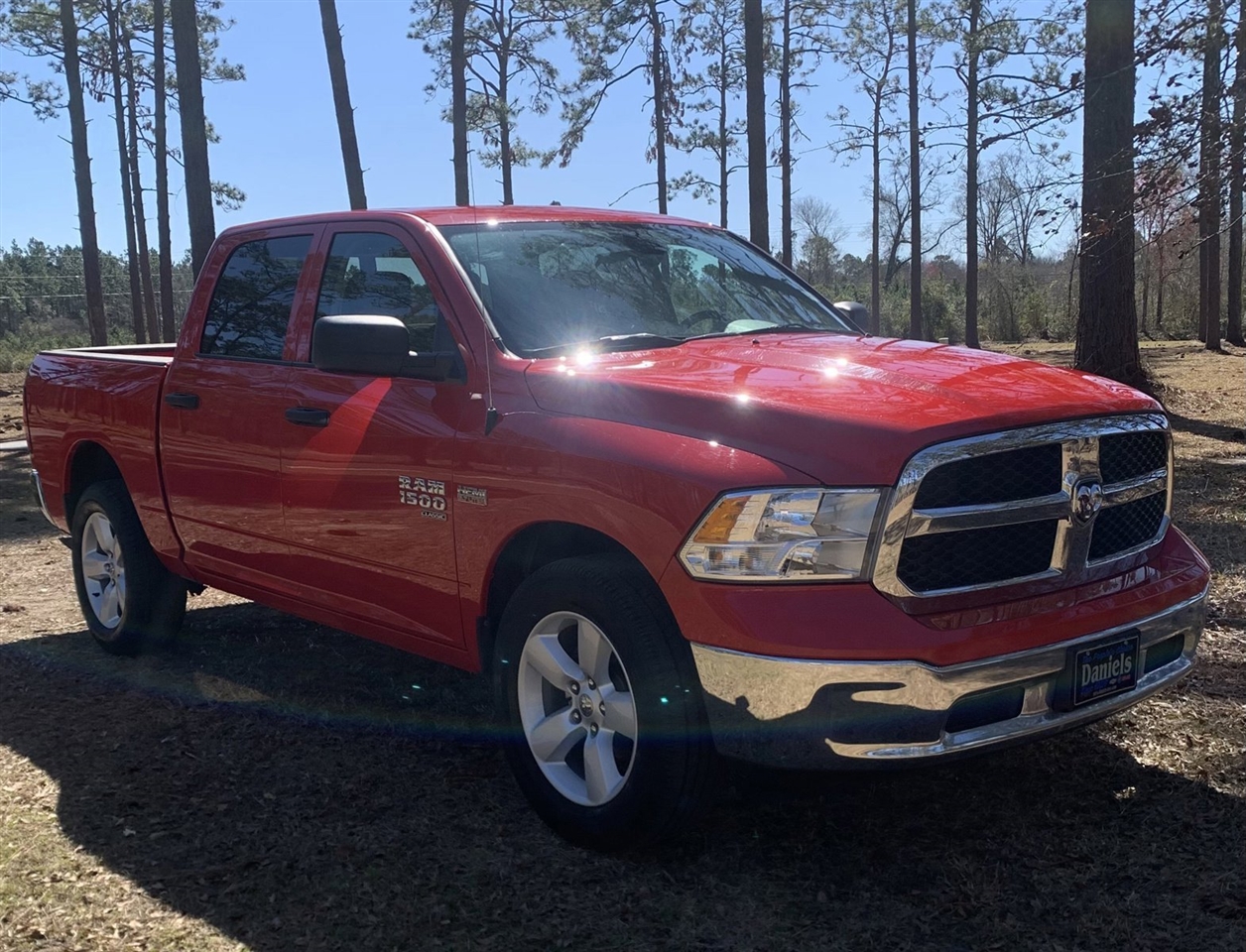 RAM 1500 Classic SLT 4x4 Crew Cab 5'7" Box 2023