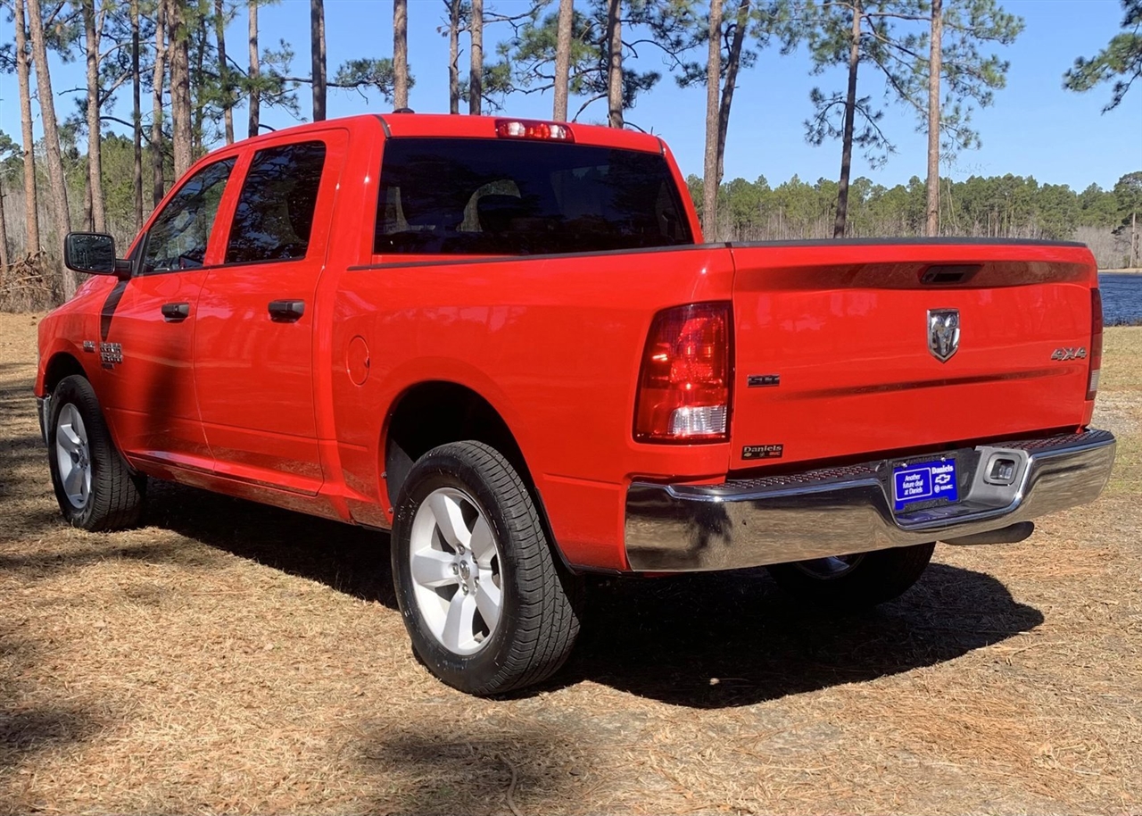 RAM 1500 Classic SLT 4x4 Crew Cab 5'7" Box 2023