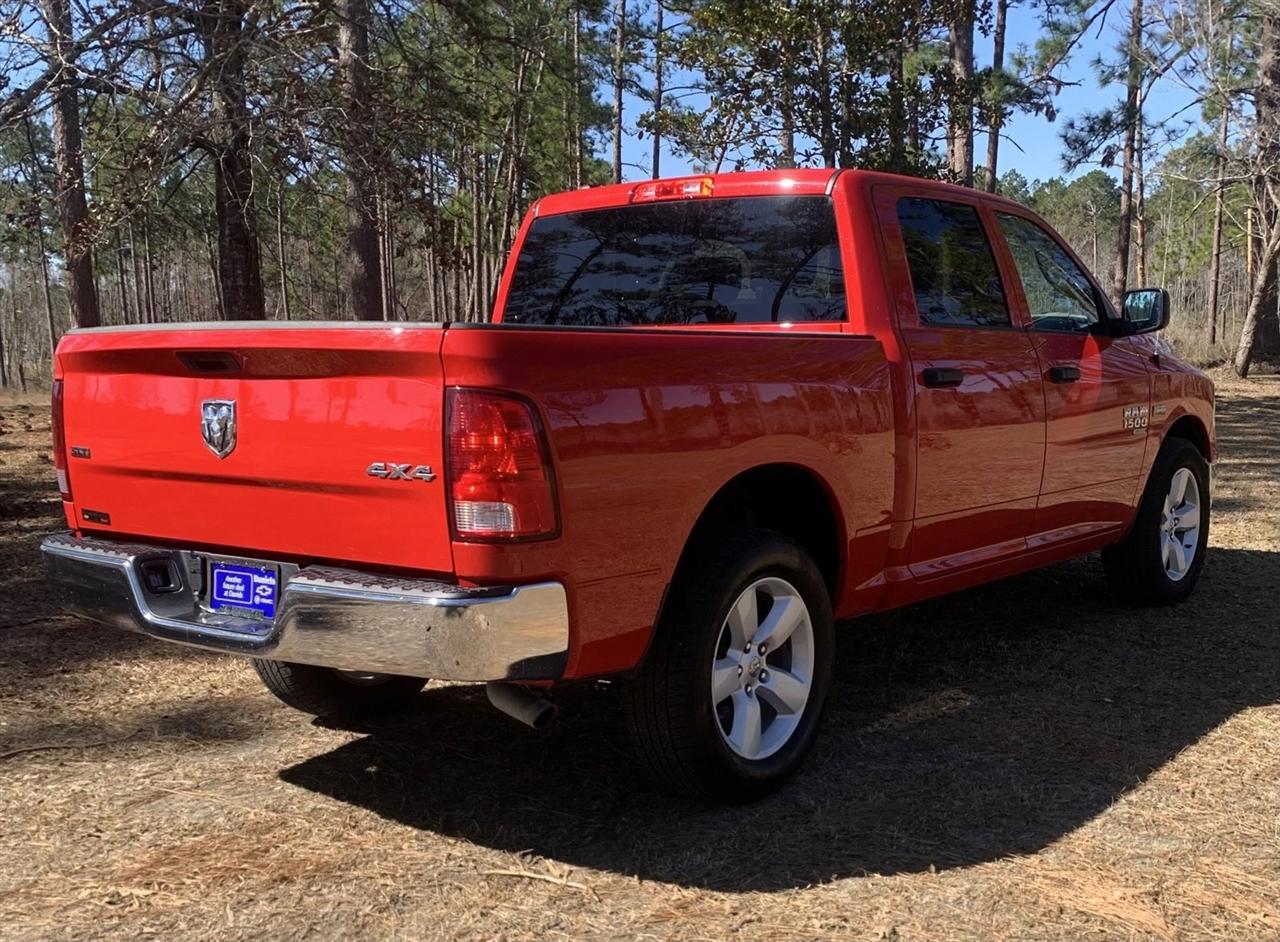 RAM 1500 Classic SLT 4x4 Crew Cab 5'7" Box 2023