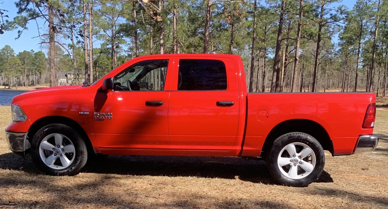RAM 1500 Classic SLT 4x4 Crew Cab 5'7" Box 2023