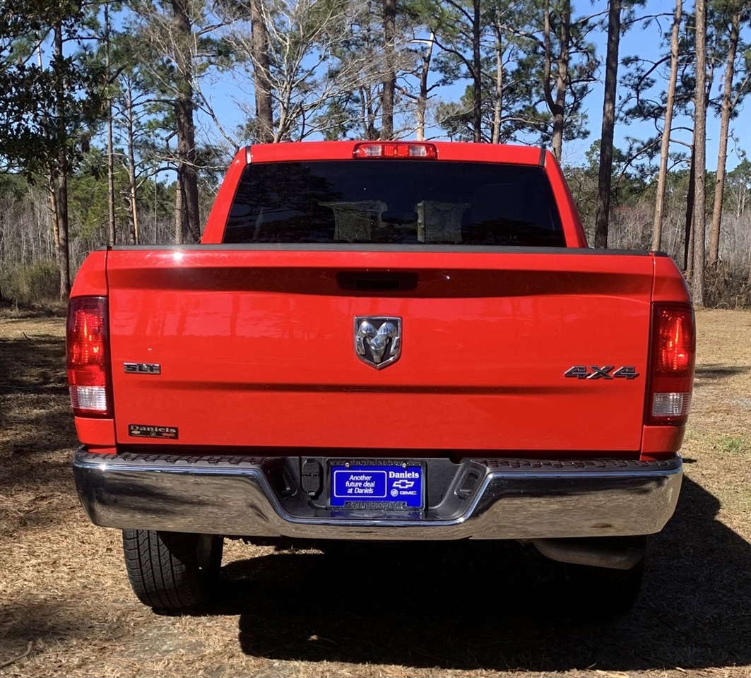 RAM 1500 Classic SLT 4x4 Crew Cab 5'7" Box 2023