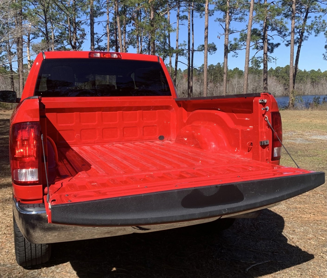 RAM 1500 Classic SLT 4x4 Crew Cab 5'7" Box 2023