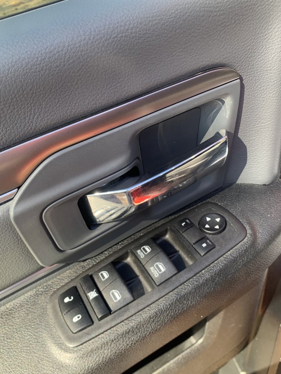 RAM 1500 Classic SLT 4x4 Crew Cab 5'7" Box 2023