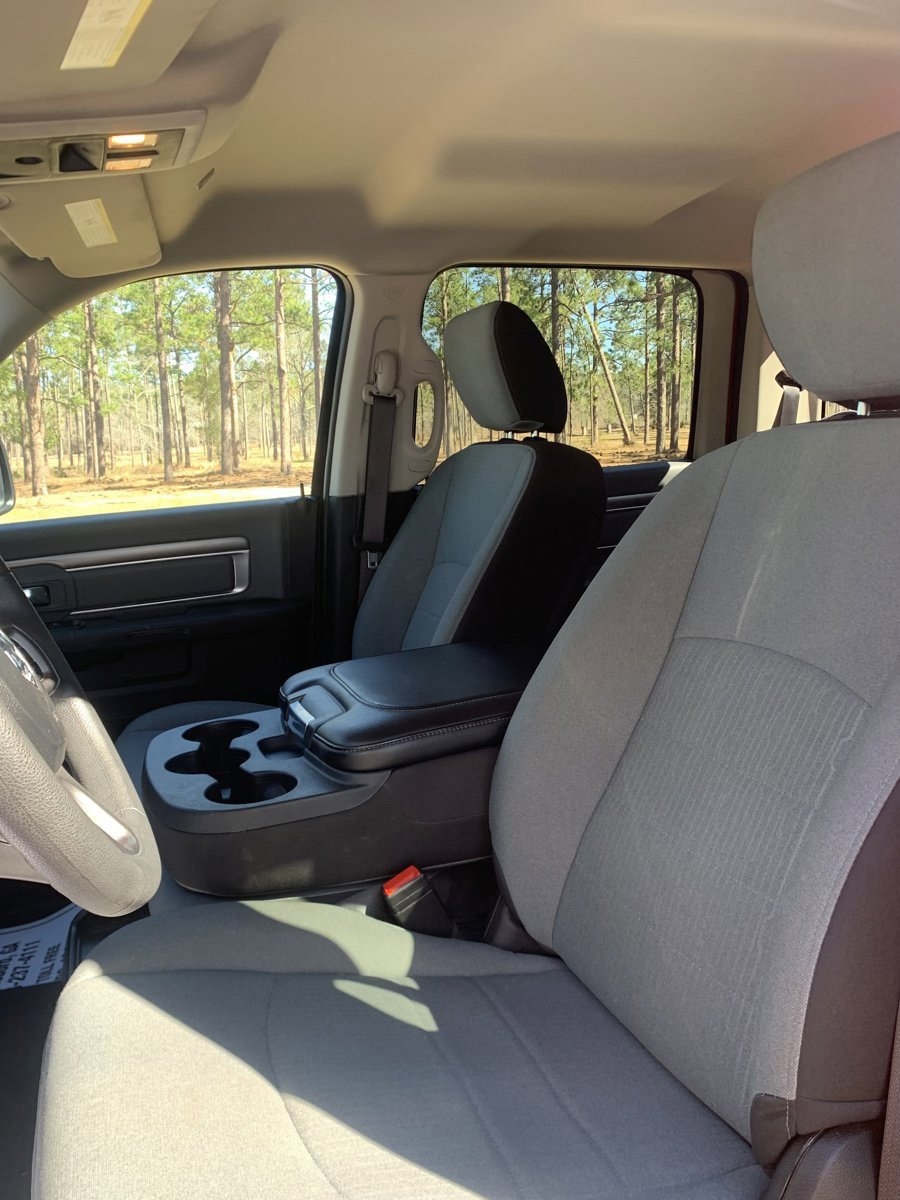 RAM 1500 Classic SLT 4x4 Crew Cab 5'7" Box 2023