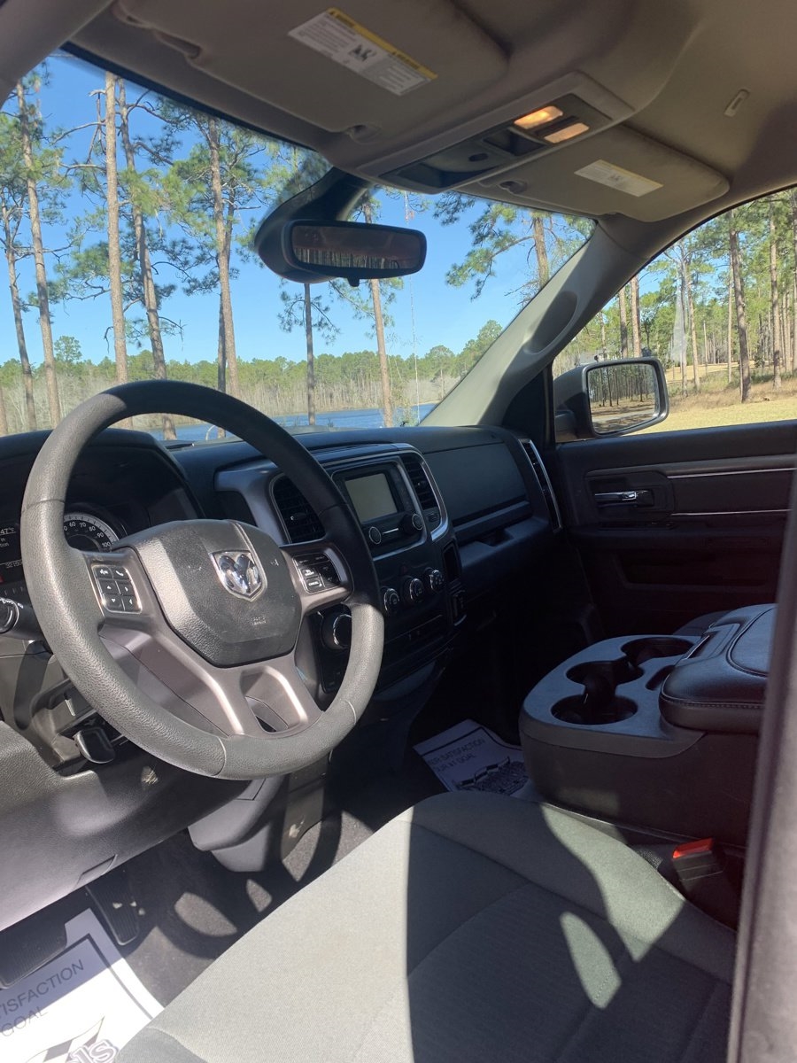 RAM 1500 Classic SLT 4x4 Crew Cab 5'7" Box 2023