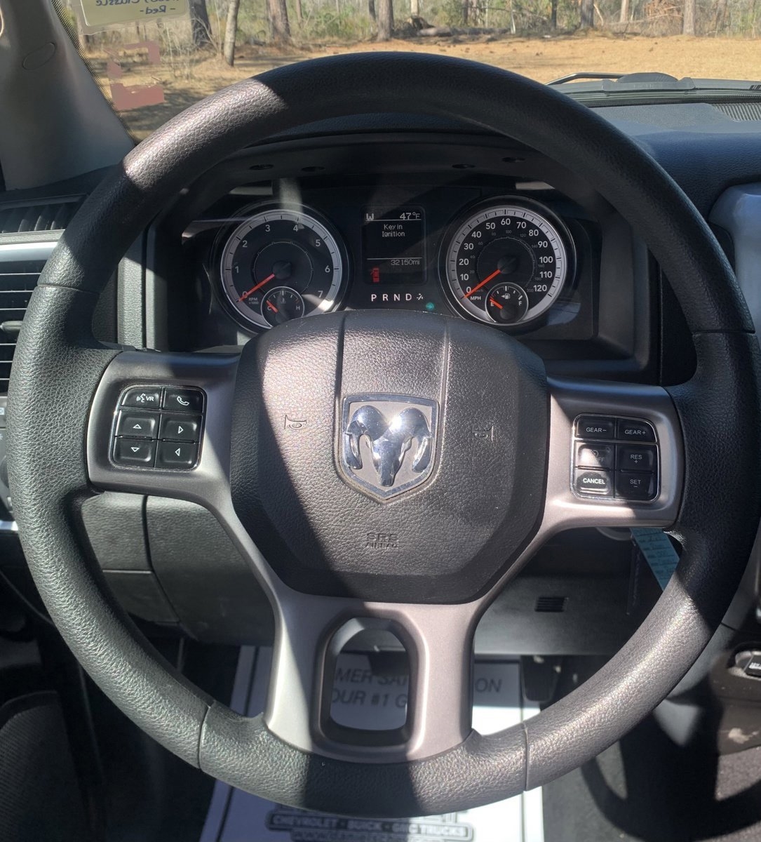 RAM 1500 Classic SLT 4x4 Crew Cab 5'7" Box 2023