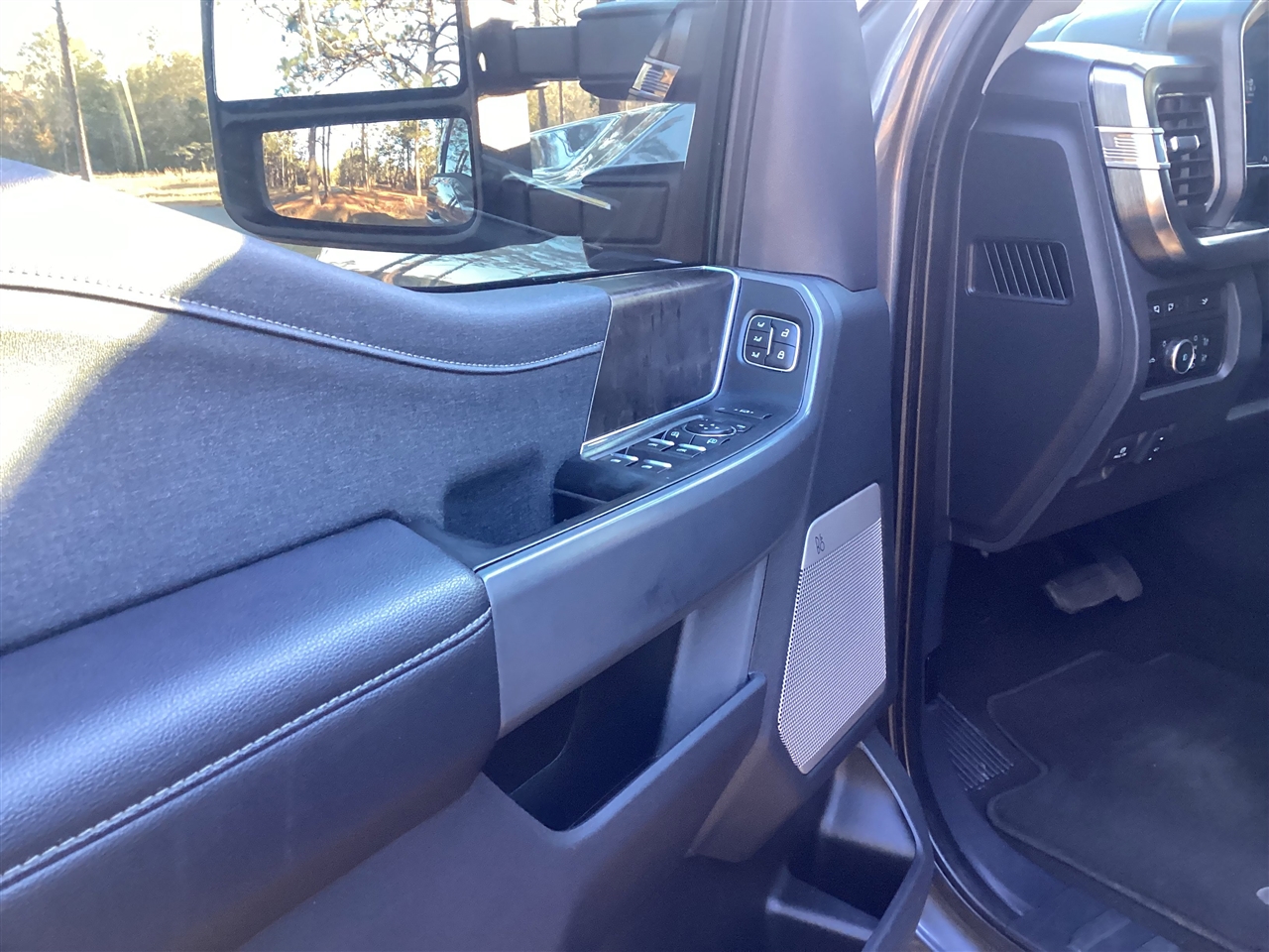 Ford Super Duty F-250 SRW King Ranch 4WD Crew Cab 8' Box 2024