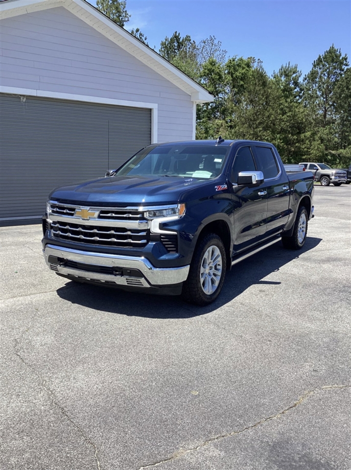 Chevrolet Silverado 1500 4WD Crew Cab 147" LTZ 2023