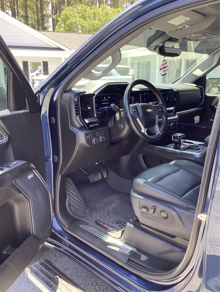 Chevrolet Silverado 1500 4WD Crew Cab 147" LTZ 2023