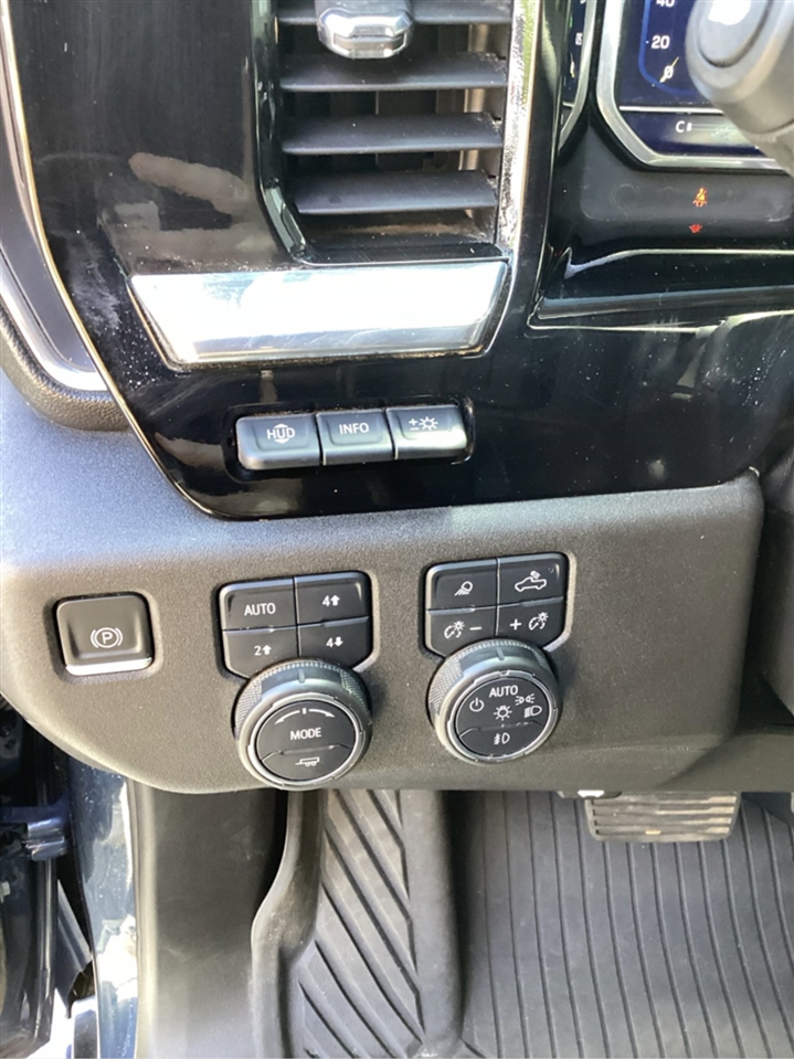 Chevrolet Silverado 1500 4WD Crew Cab 147" LTZ 2023