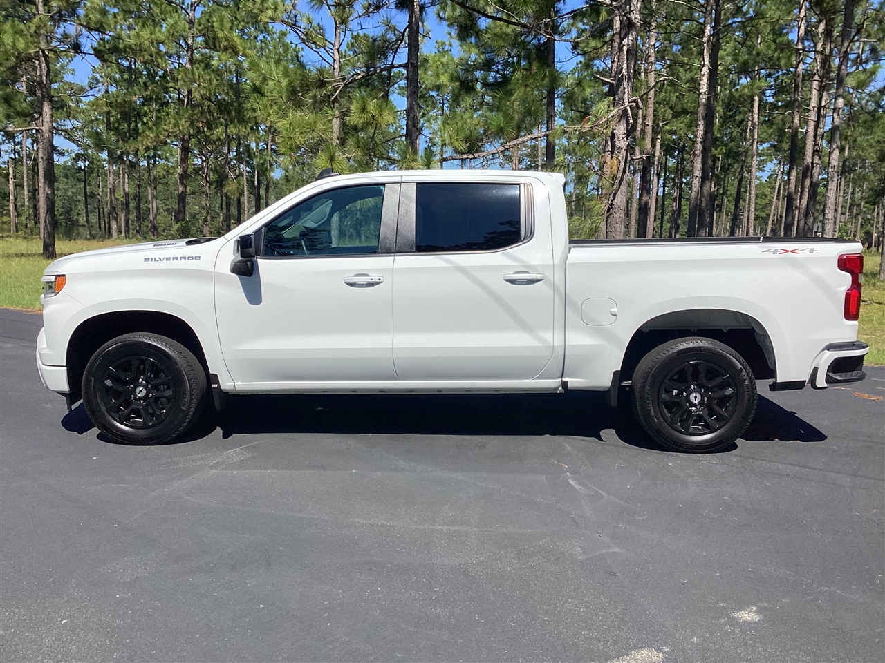 Chevrolet Silverado 1500 4WD Crew Cab 147" RST 2024