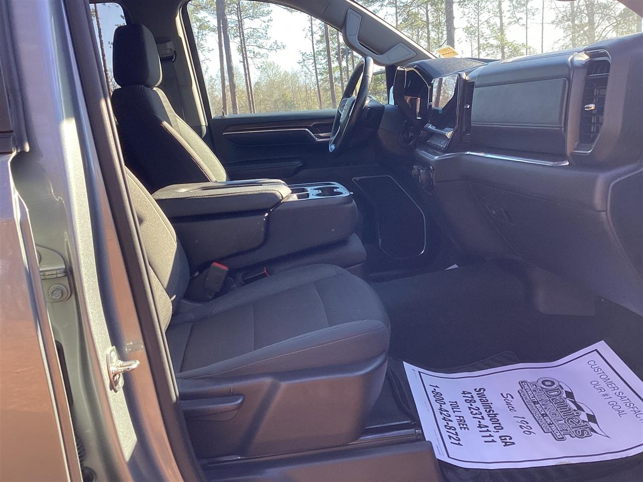 Chevrolet Silverado 1500 4WD Crew Cab 147" LT w/1LT 2023