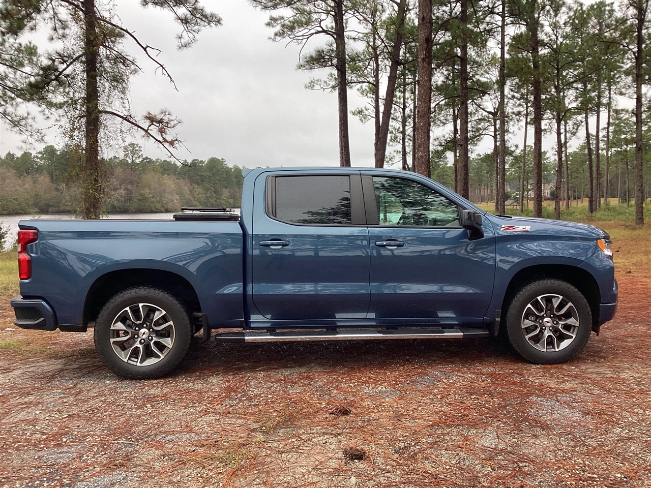 Chevrolet Silverado 1500 4WD Crew Cab 147" RST 2024