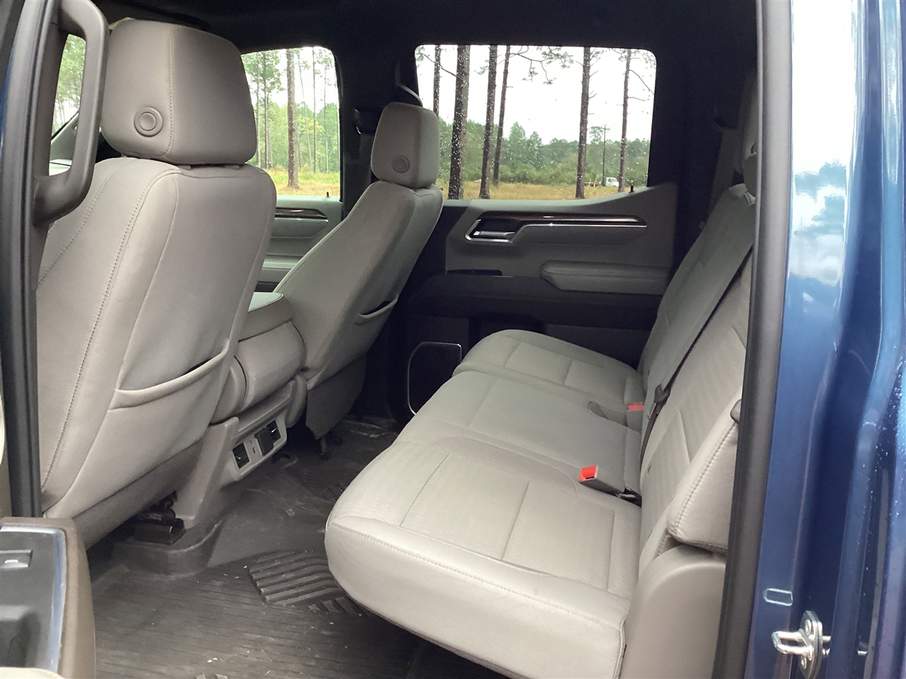 Chevrolet Silverado 1500 4WD Crew Cab 147" RST 2024