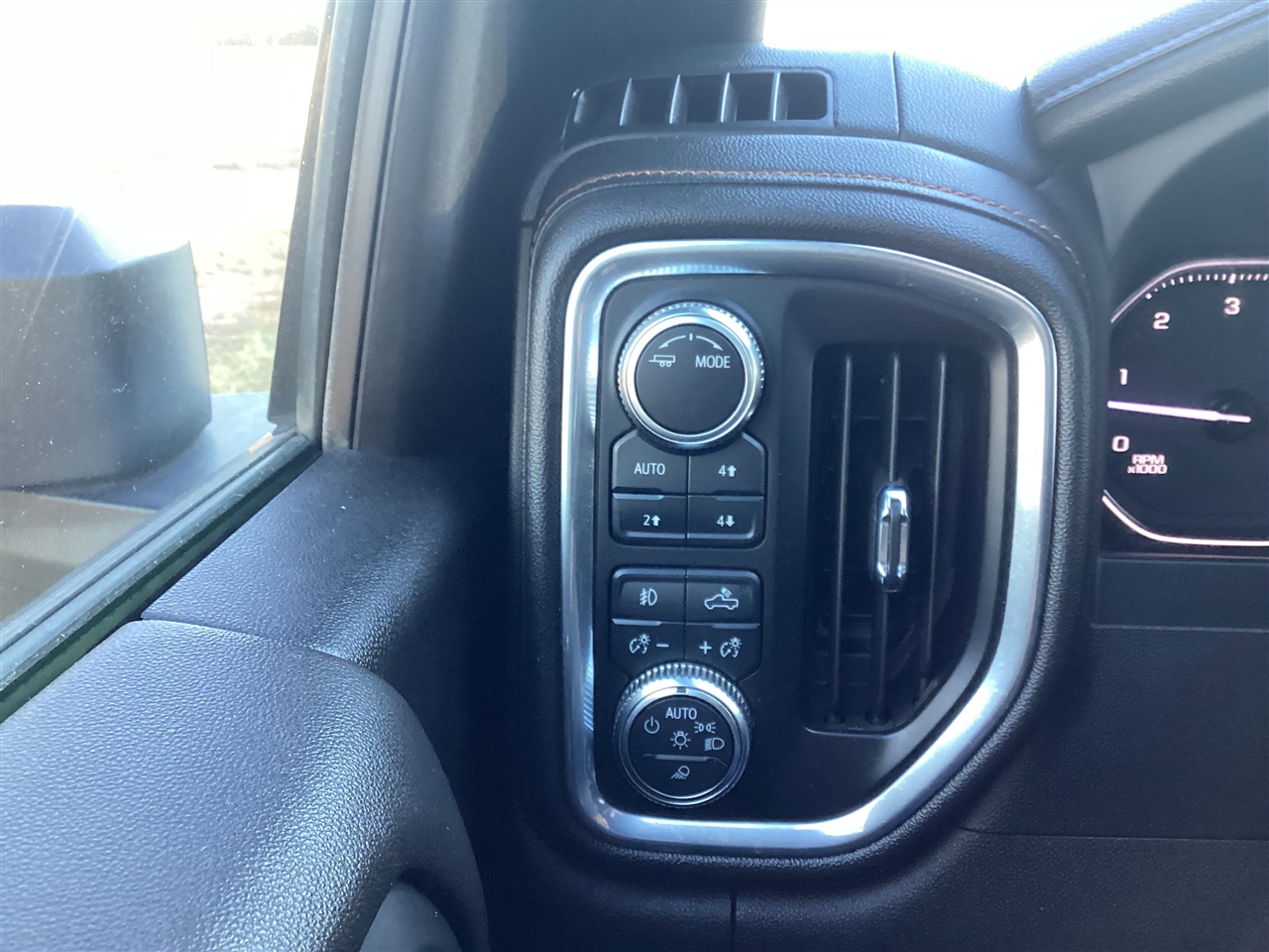 GMC Sierra 2500HD 4WD Crew Cab 159" AT4 2023