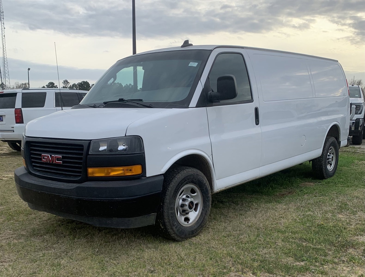 GMC Savana Cargo Van RWD 2500 155" 2023