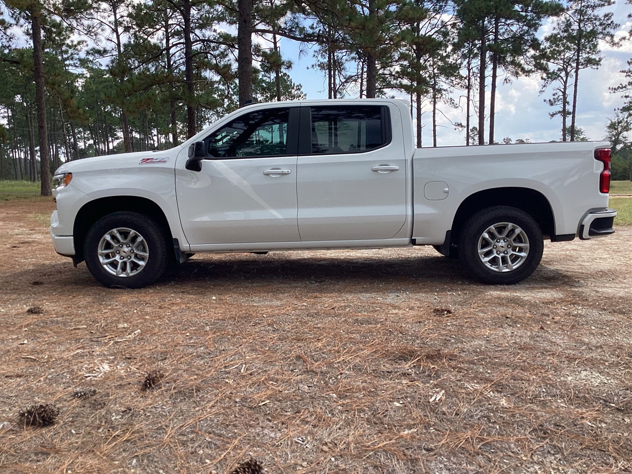 Chevrolet Silverado 1500 4WD Crew Cab 147" RST 2024
