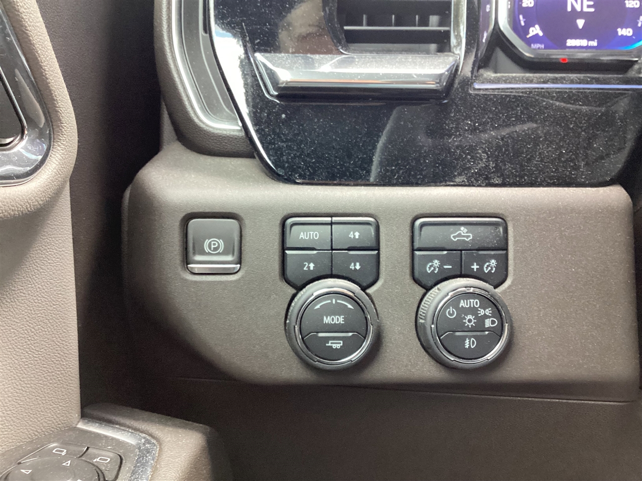 Chevrolet Silverado 1500 4WD Crew Cab 147" RST 2024