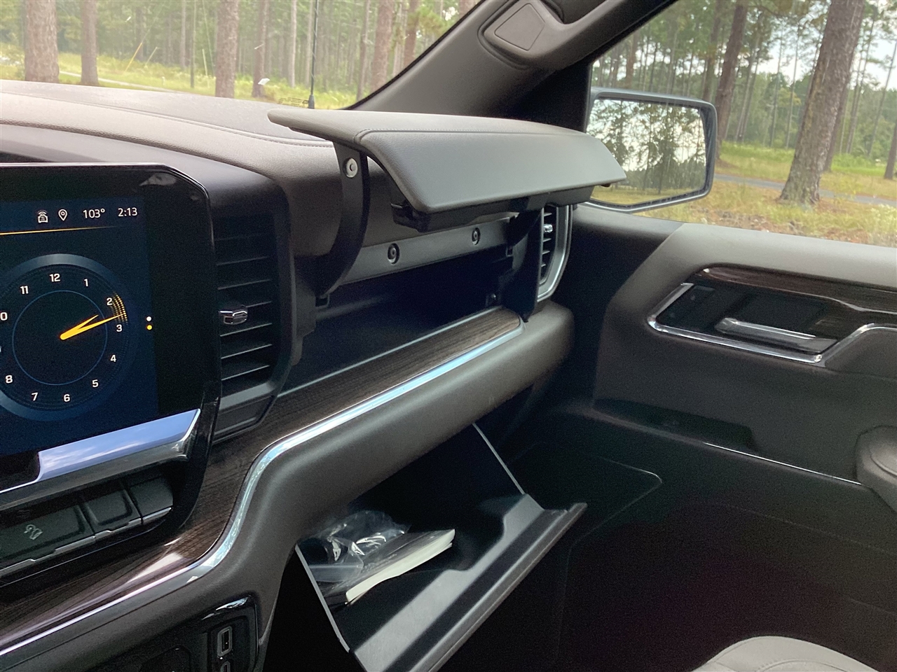 Chevrolet Silverado 1500 4WD Crew Cab 147" RST 2024