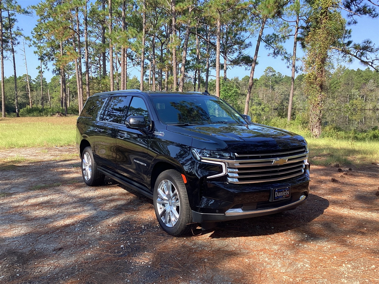 Chevrolet Suburban 4WD 4dr High Country 2022