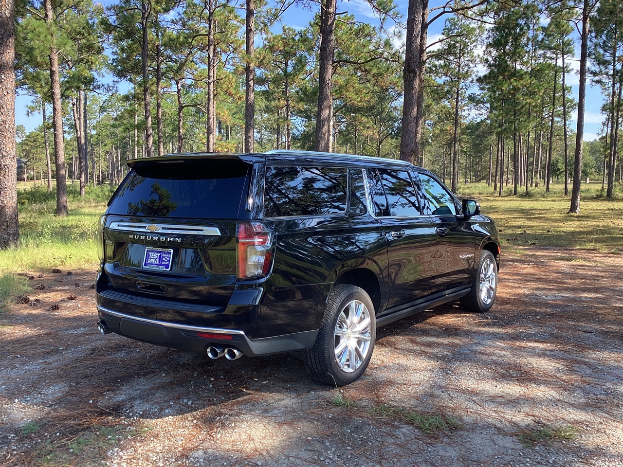 Chevrolet Suburban 4WD 4dr High Country 2022