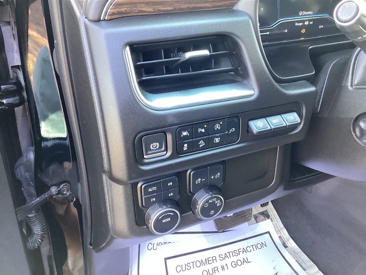 Chevrolet Suburban 4WD 4dr High Country 2022