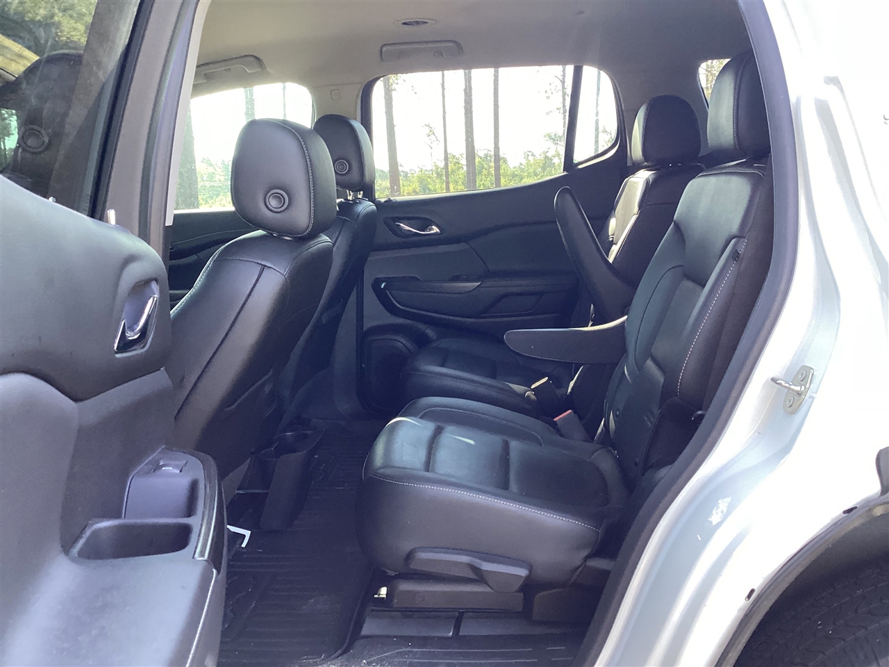 GMC Acadia FWD 4dr SLT 2023