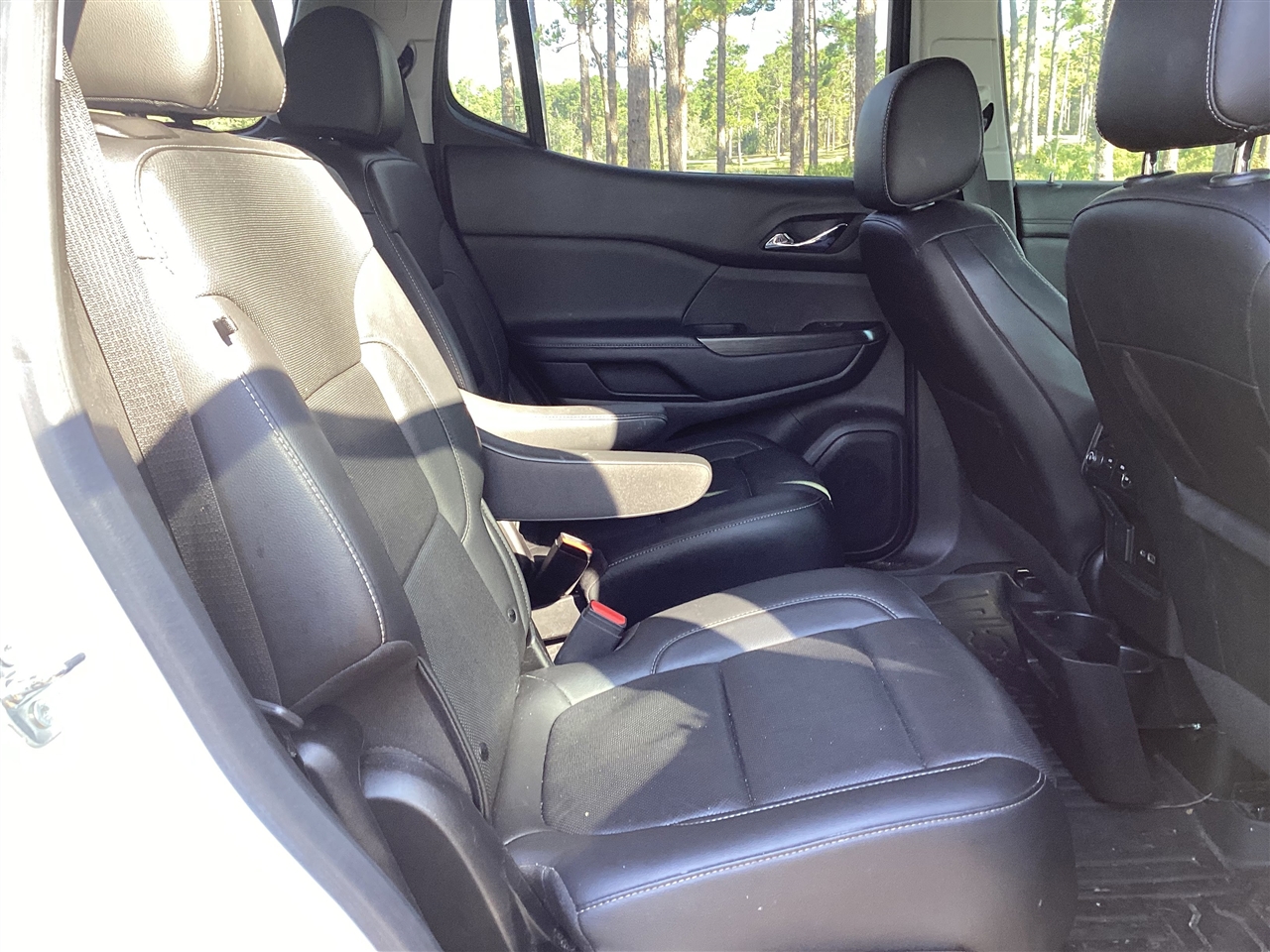 GMC Acadia FWD 4dr SLT 2023