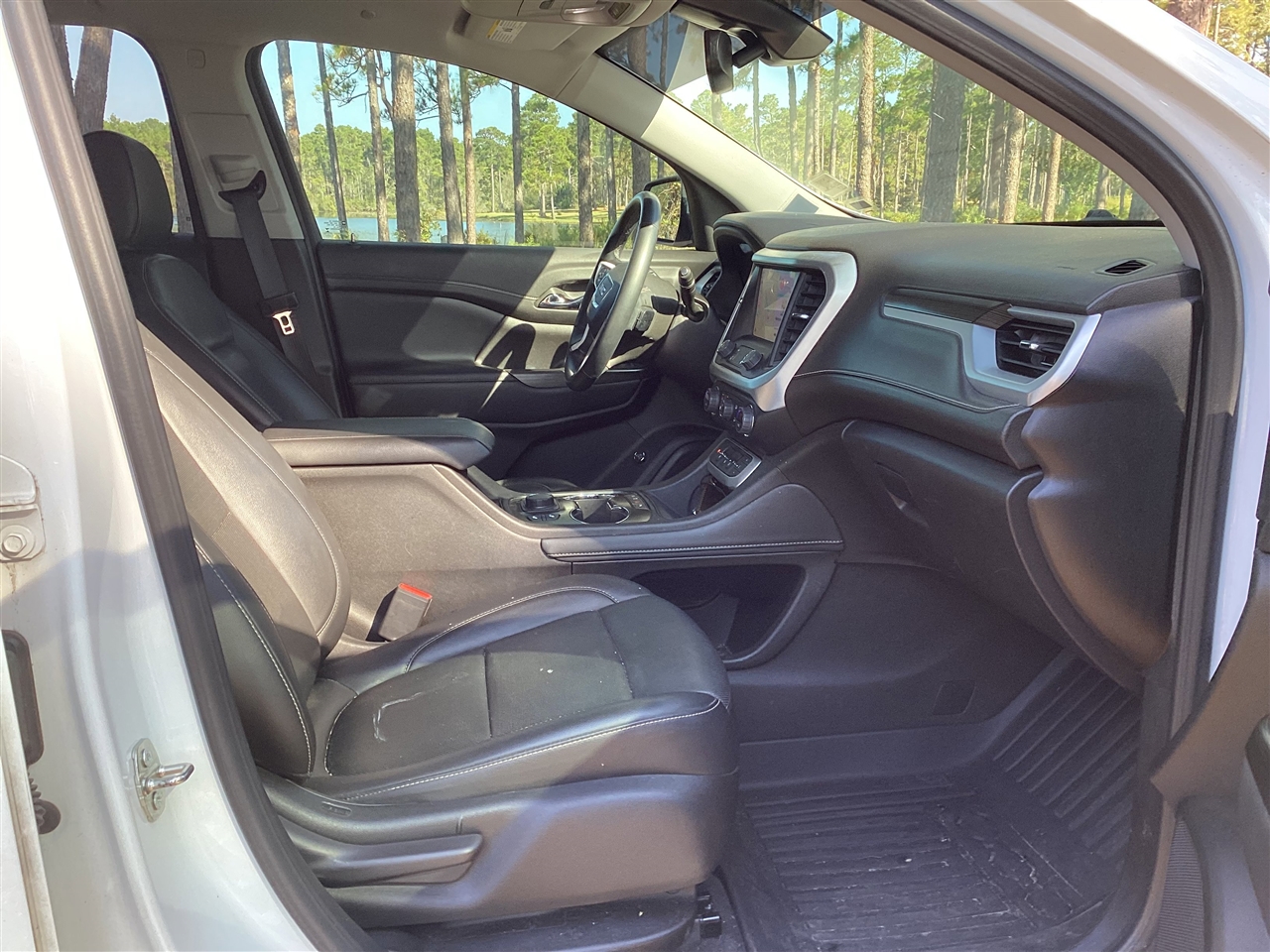 GMC Acadia FWD 4dr SLT 2023