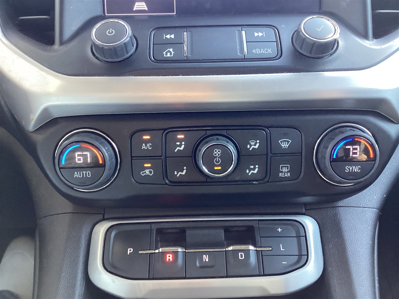 GMC Acadia FWD 4dr SLT 2023