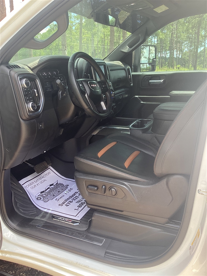 GMC Sierra 2500HD 4WD Crew Cab 159" AT4 2023