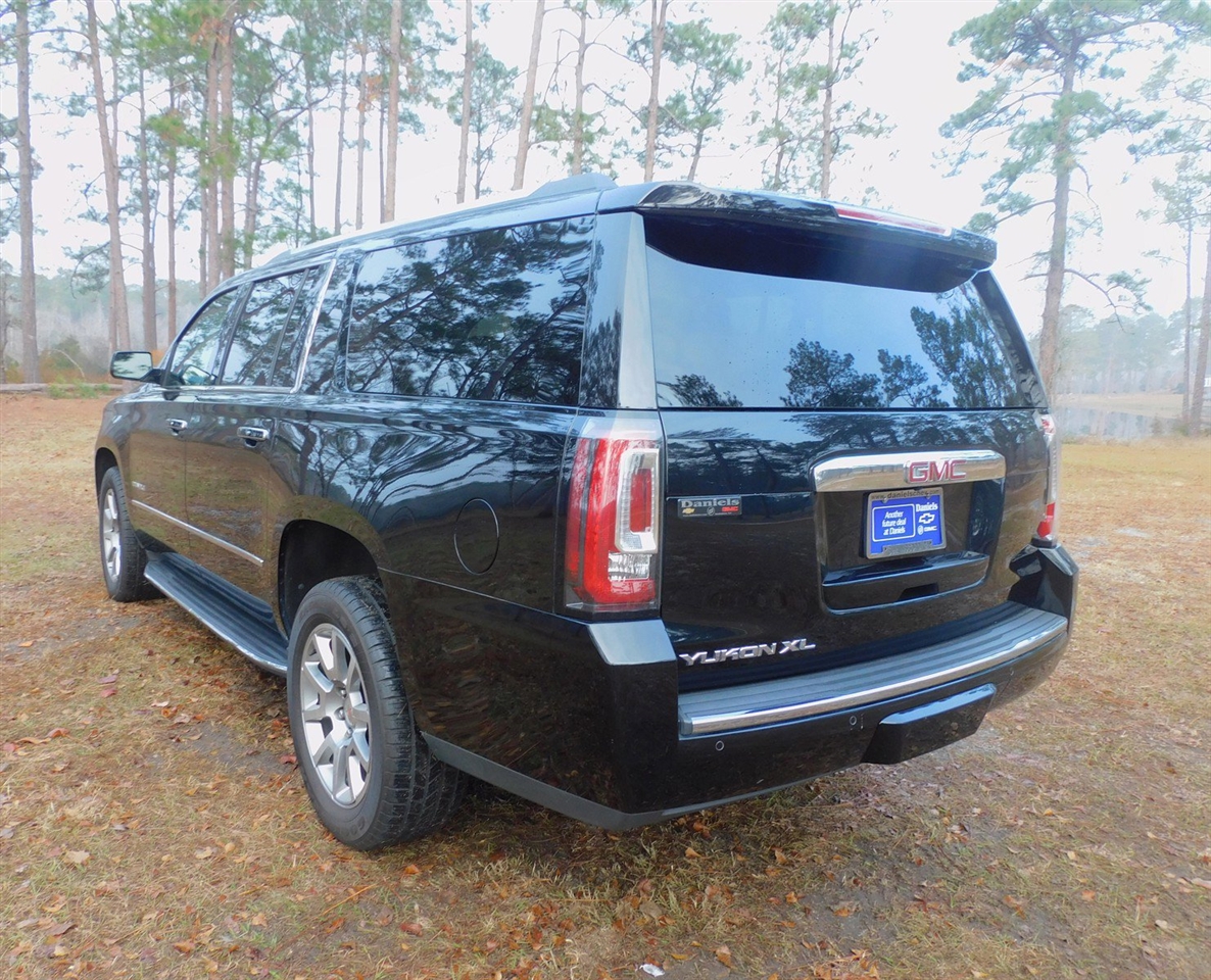 GMC Yukon XL 2WD 4dr Denali 2020