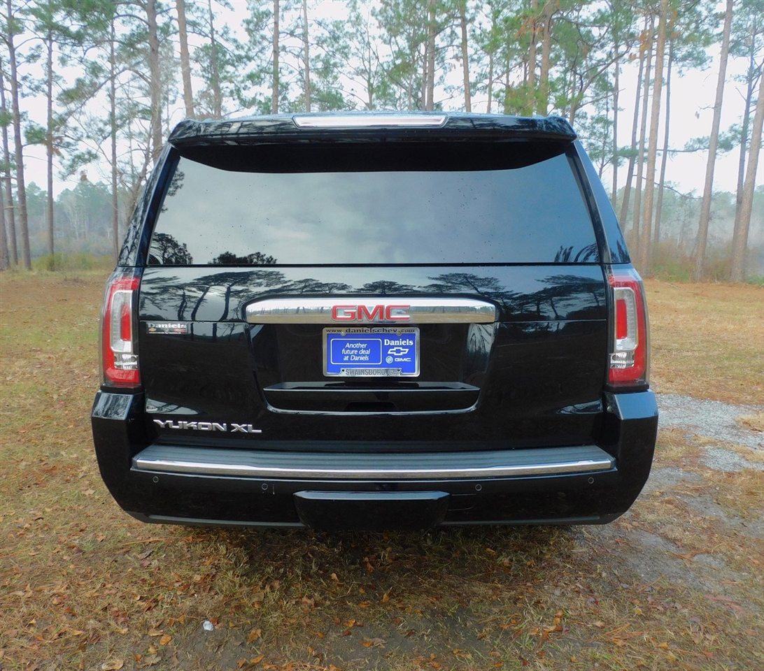 GMC Yukon XL 2WD 4dr Denali 2020