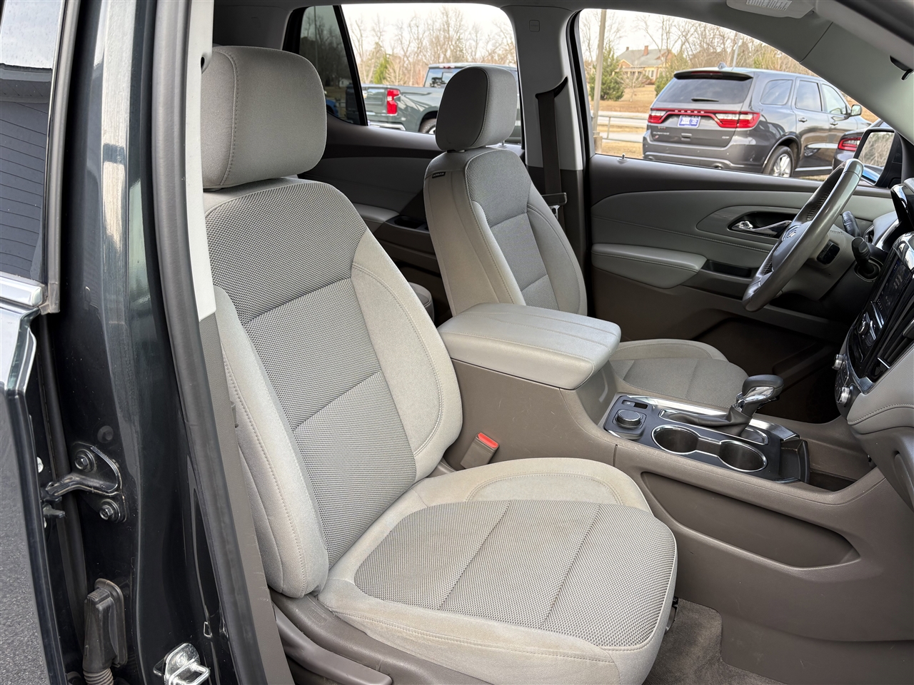 Chevrolet Traverse FWD 4dr LT Cloth w/1LT 2021