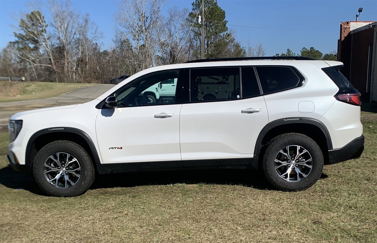GMC Acadia AWD 4dr AT4 2024