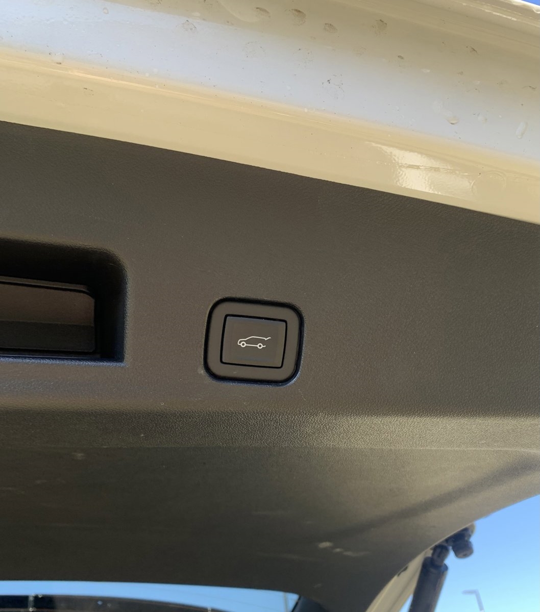 GMC Acadia AWD 4dr AT4 2024