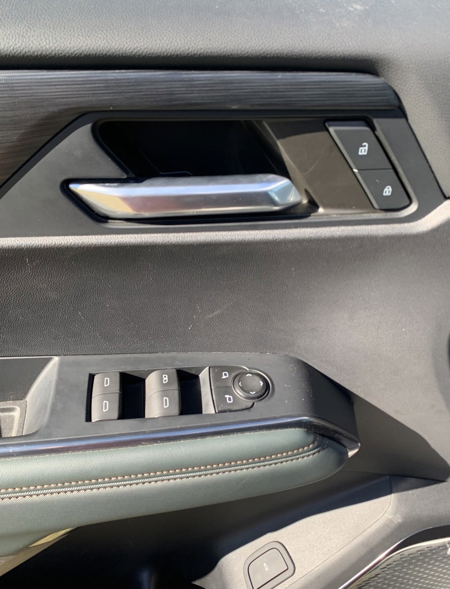 GMC Acadia AWD 4dr AT4 2024