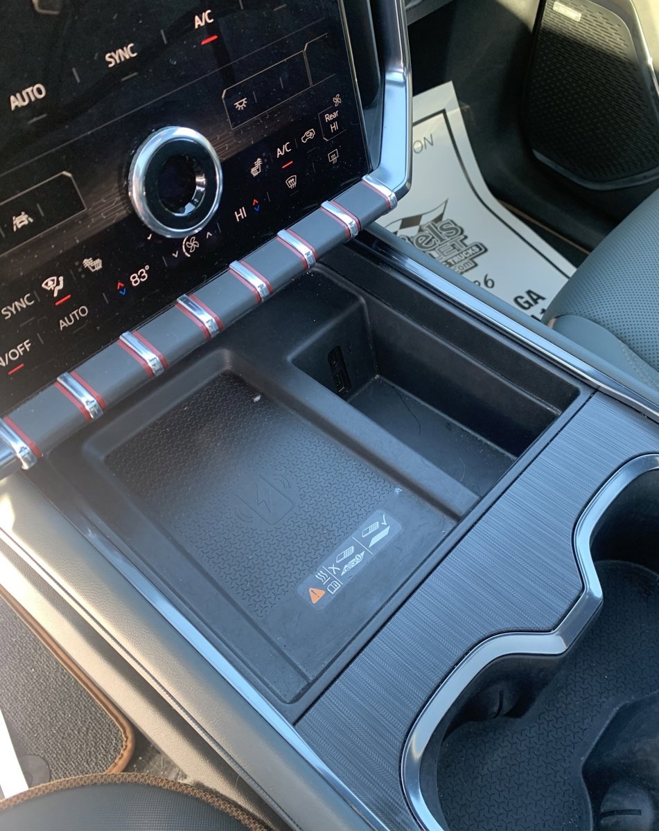 GMC Acadia AWD 4dr AT4 2024