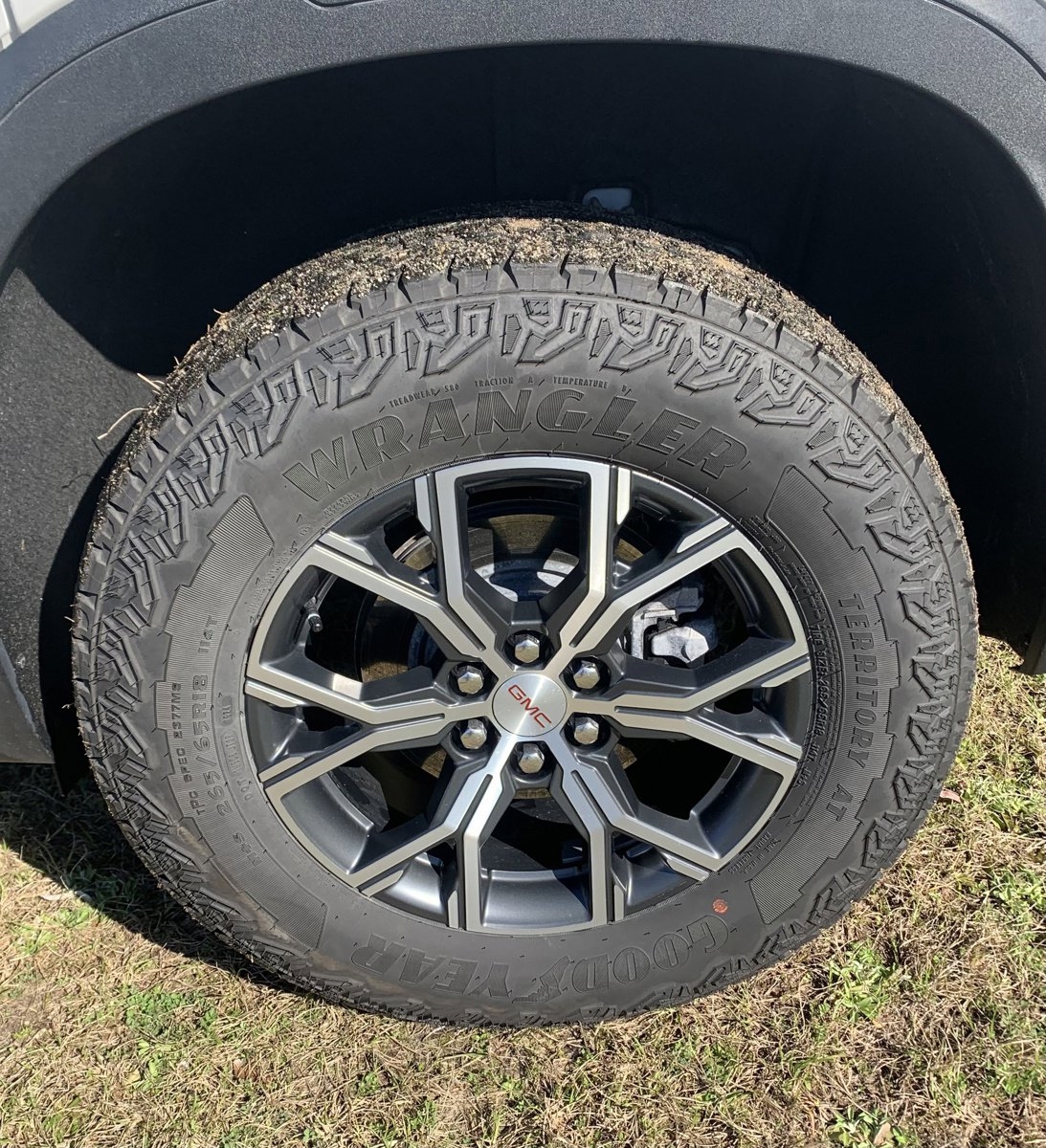 GMC Acadia AWD 4dr AT4 2024