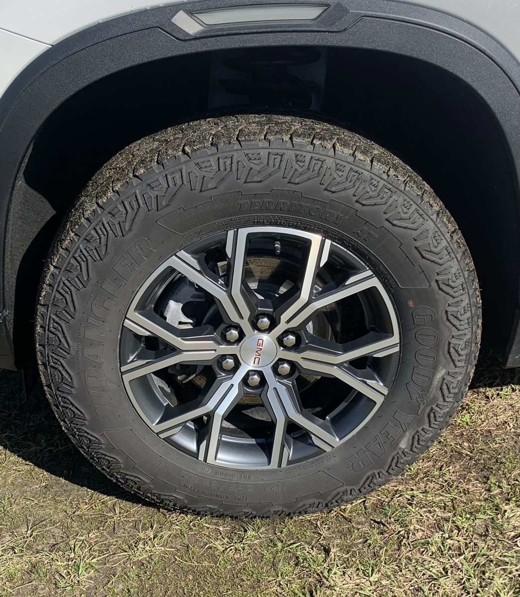 GMC Acadia AWD 4dr AT4 2024